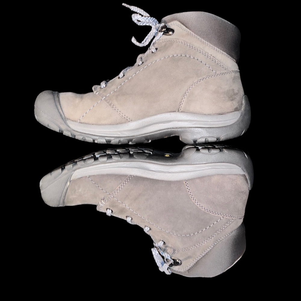 KEEN 👟 Women's Winter Insulated Waterproof Boots Size 9.5, light grey - Picture 3 of 10